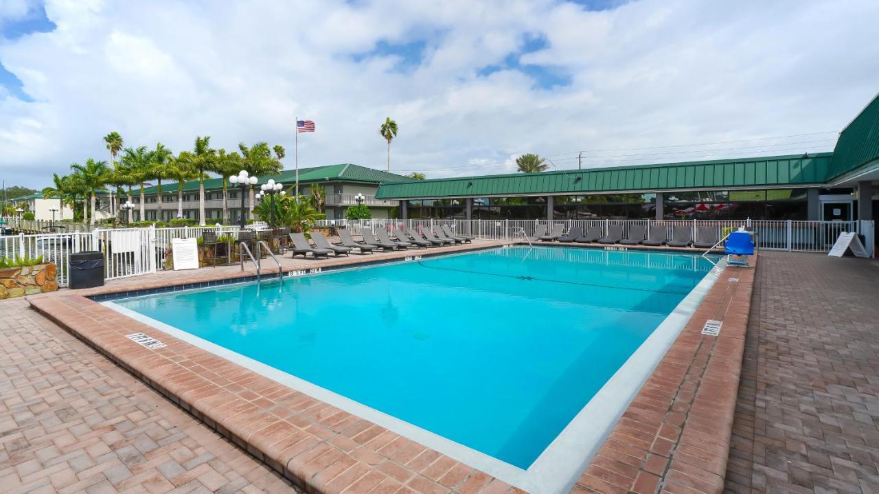 Waterfront Room, Heated Pool, Tiki Bar & Grill South Bradenton Exterior foto